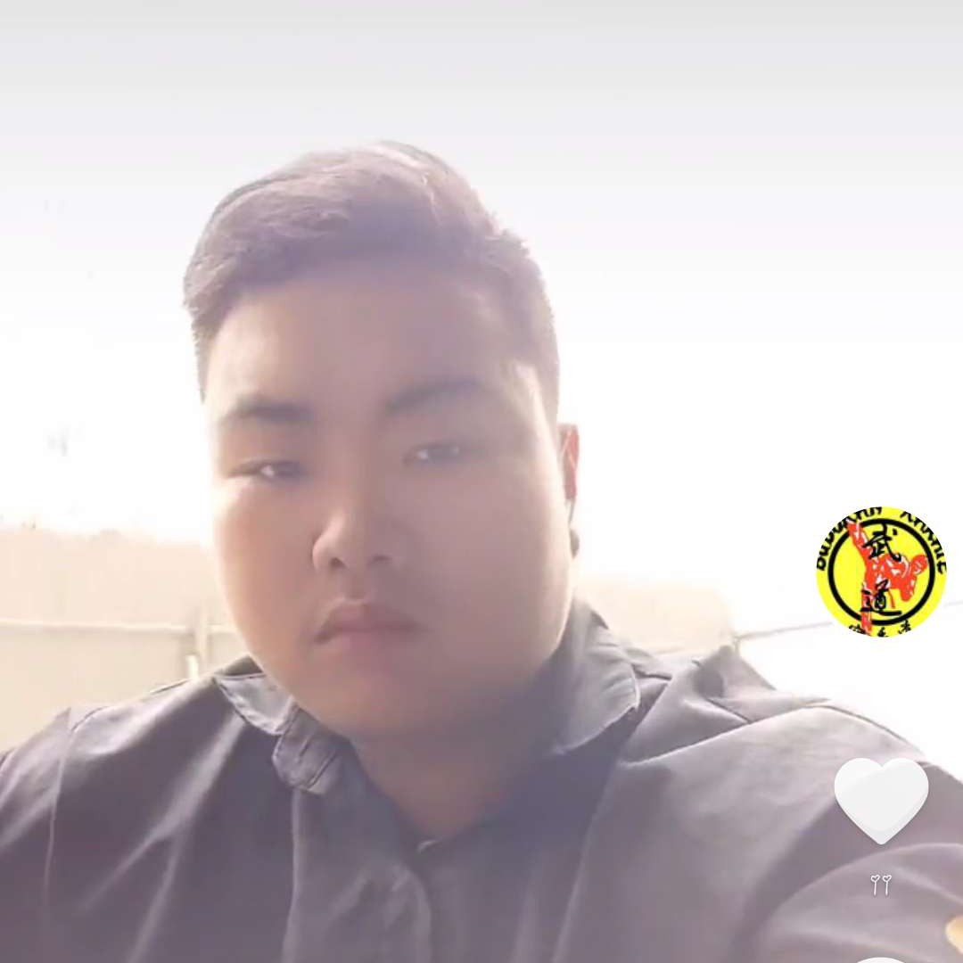 成就爱草莓的照片
