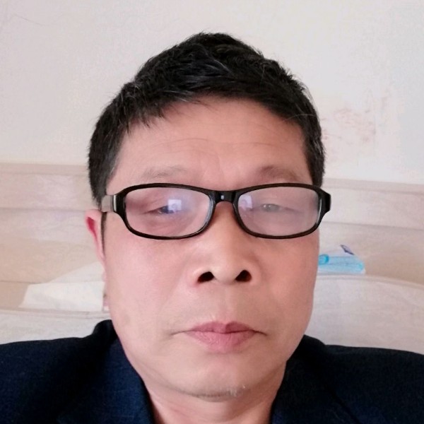 灰狼遇見懵懂的照片