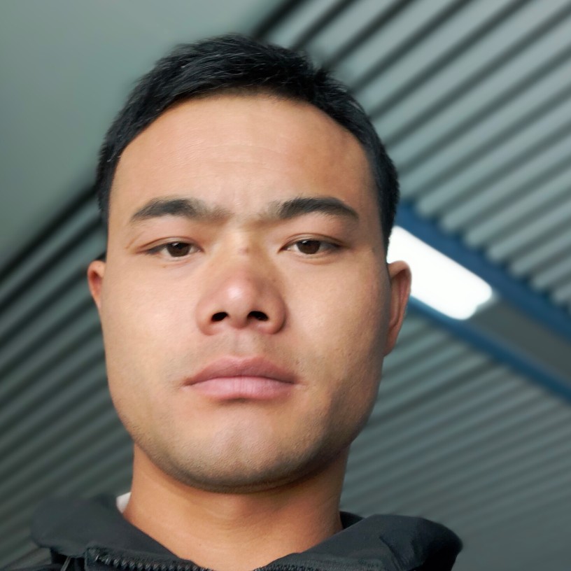 小蝴蝶回眸灼热的照片