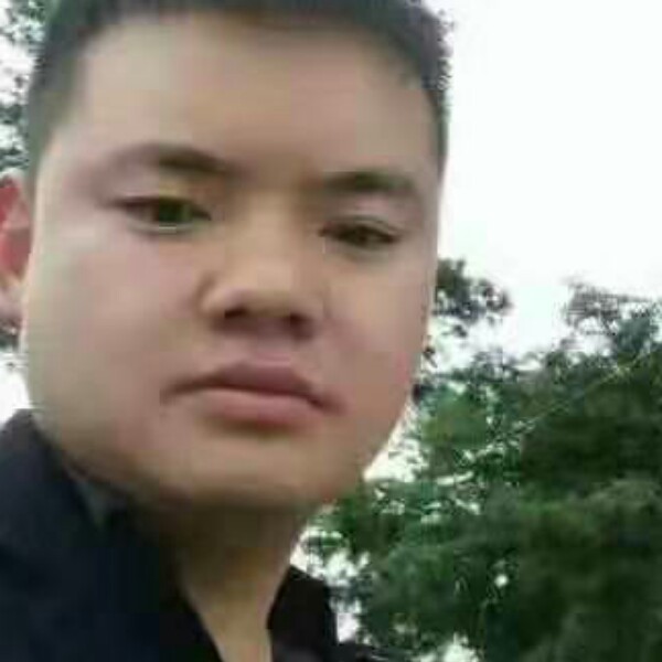 眼睛回首还单身的照片