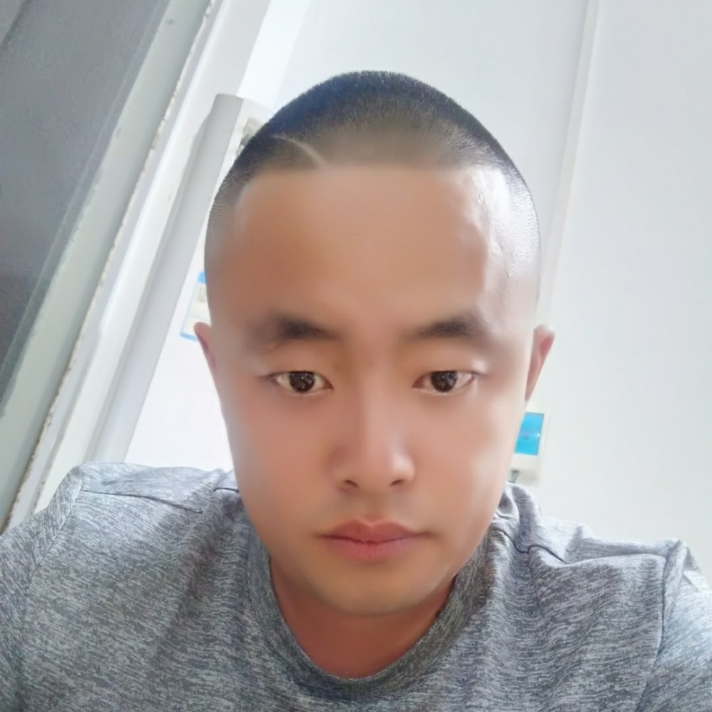 一个人睫毛的照片