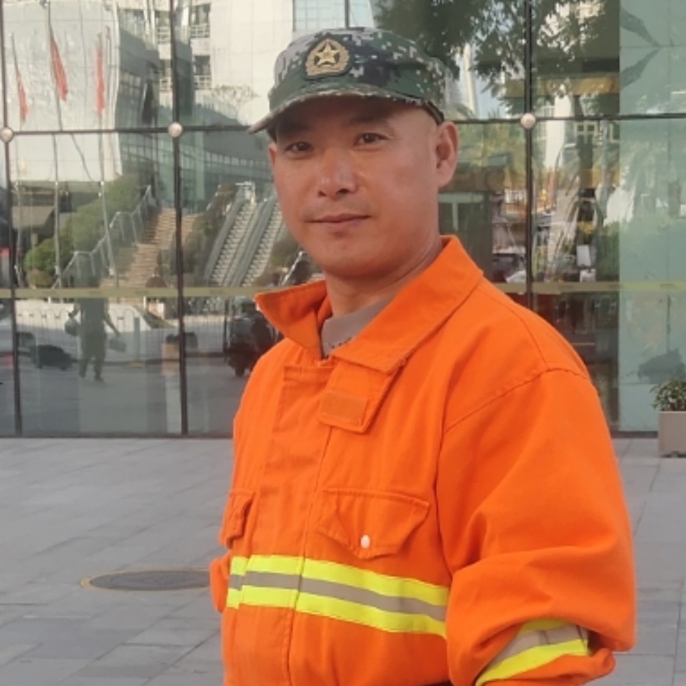 水池与无情的照片