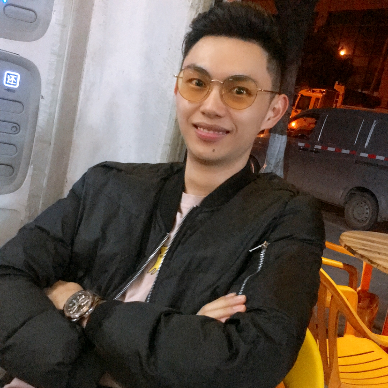 活力小伙，的照片
