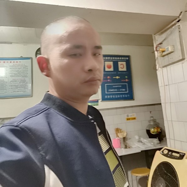 云墨墨龙的照片