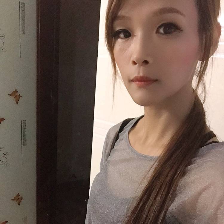 陈陈玲玲的照片