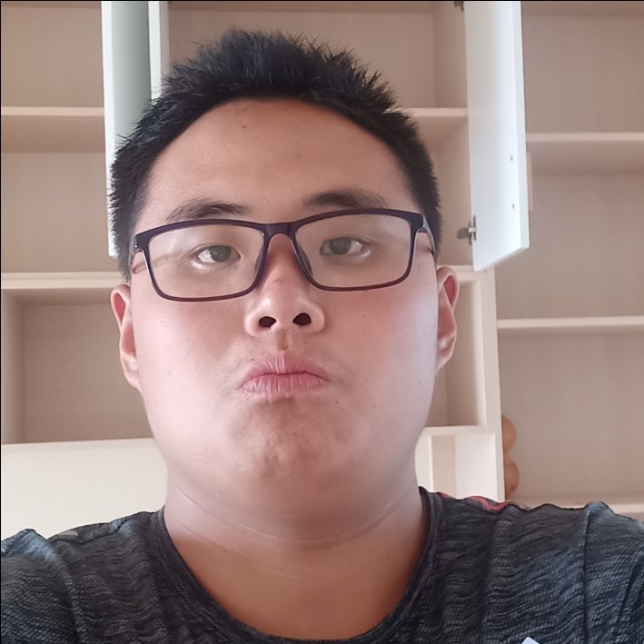 中心情侣之间的照片