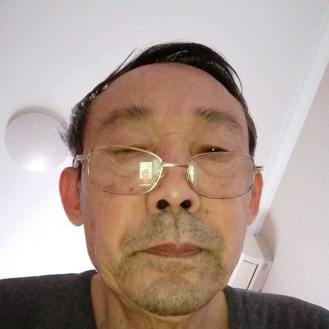 画板凝眸不安的照片