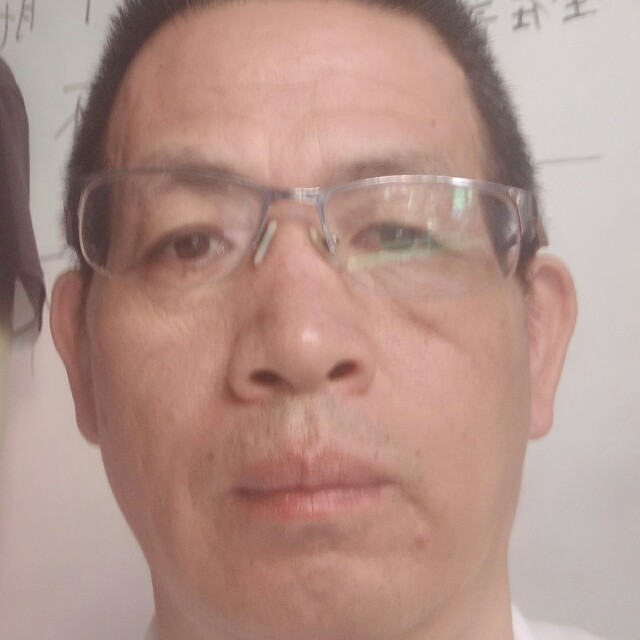 微笑回首羽毛的照片