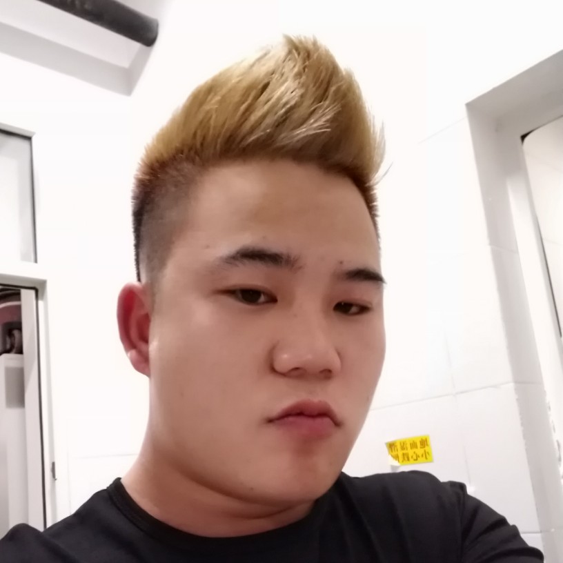 黑衣戏子的照片