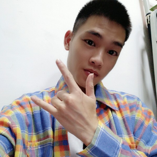 爱笑的男孩呀的照片