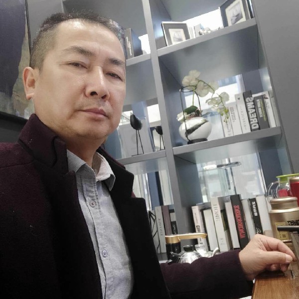 负责深吻的照片