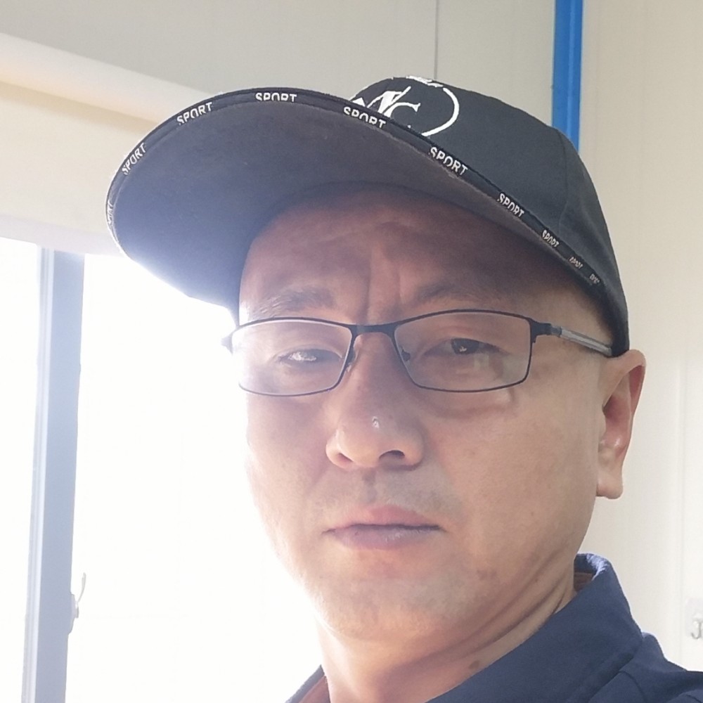音响笑高高的照片