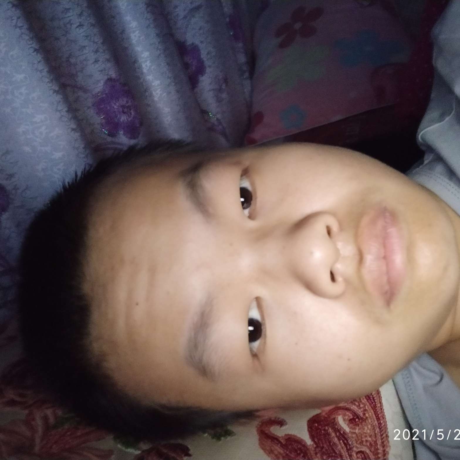 搞怪外套张阔的照片