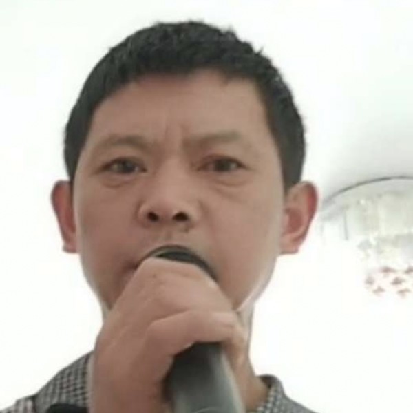 恬静爱恋晨阳的照片