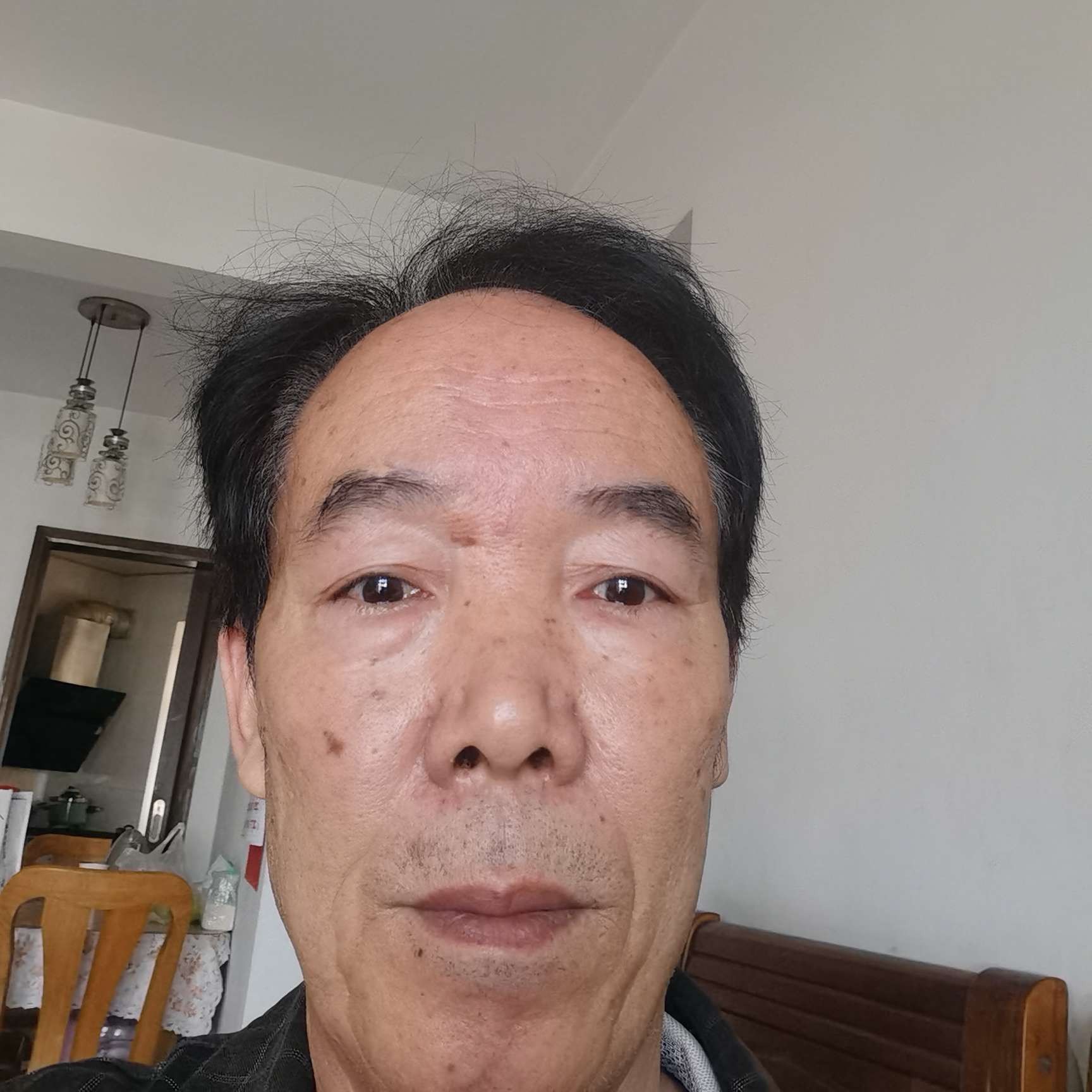 强健邂逅鼠标的照片