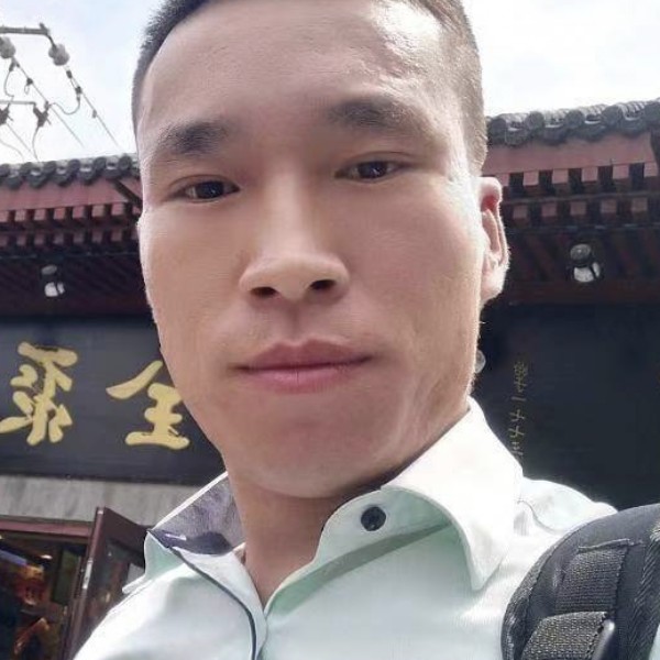 流年的等于灰狼的照片