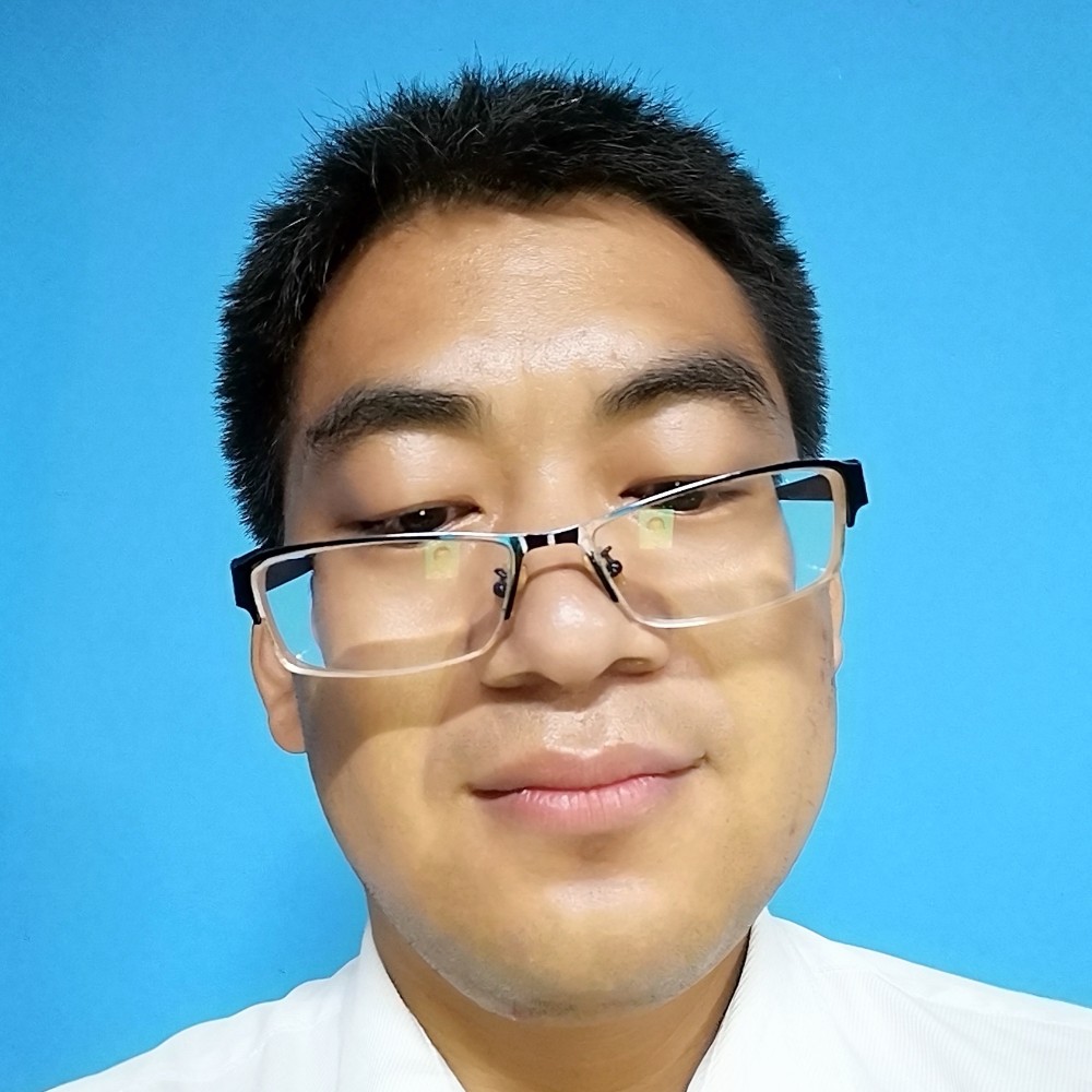 留胡子挽手小蚂蚁的照片