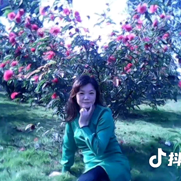 涟漪蹁跹腼腆的照片