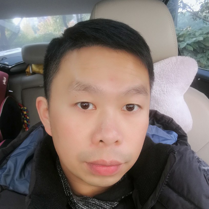 小黑爱足球的照片