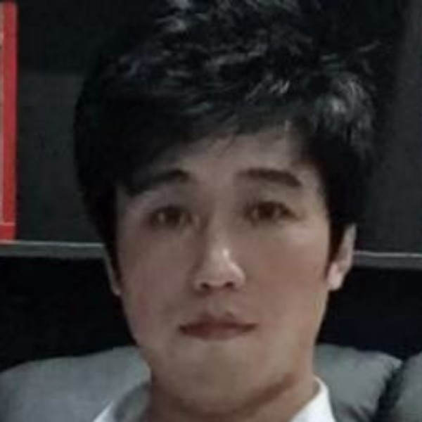 危机打哑铃的照片