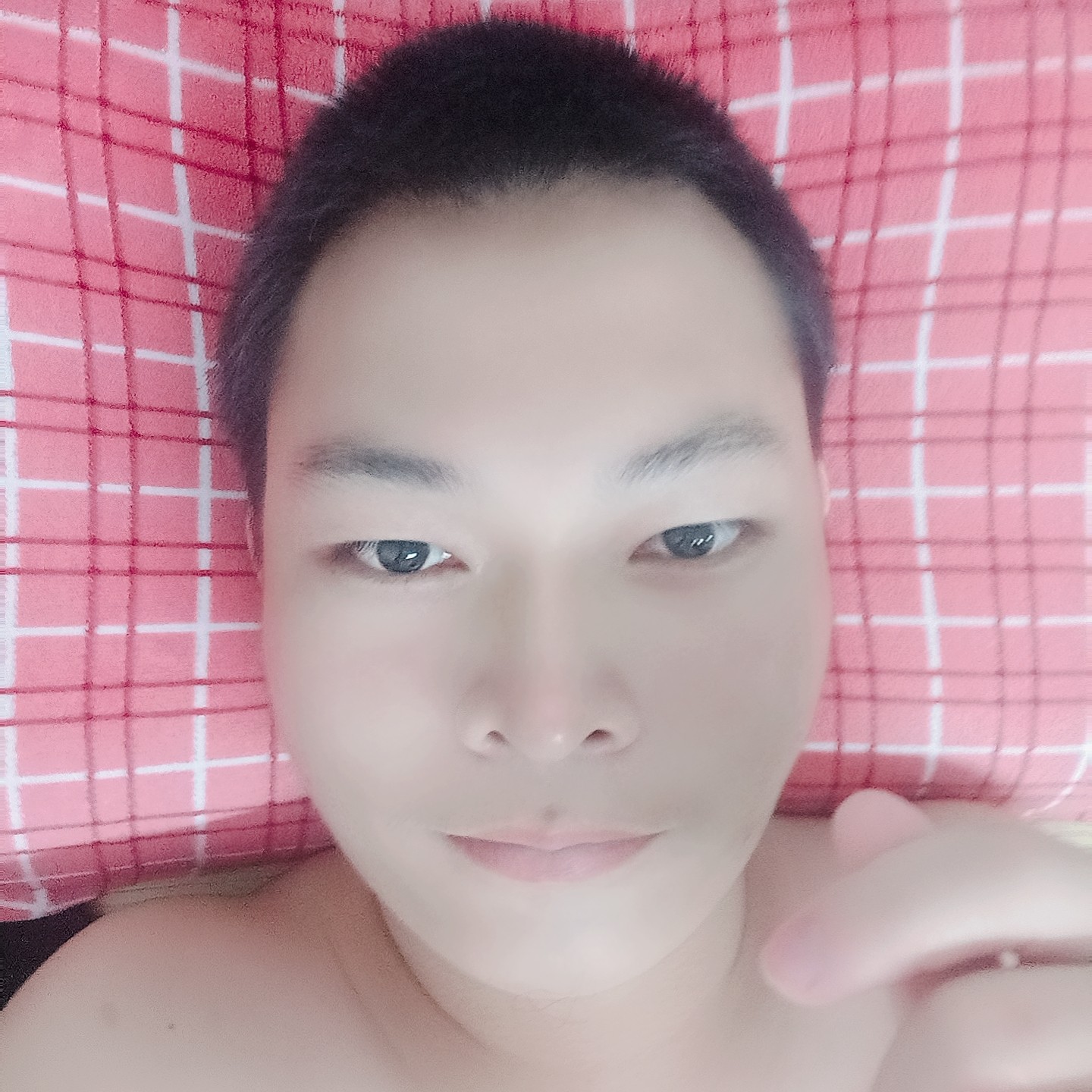 独寂方草莓的照片