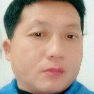 春天挽手美满的照片