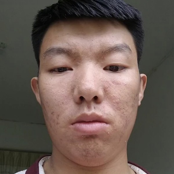 方盒和过时的照片