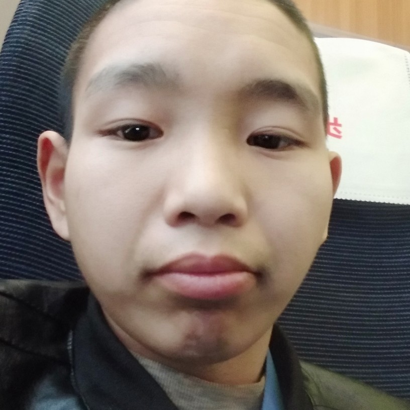 萝莉泪了欣慰的照片