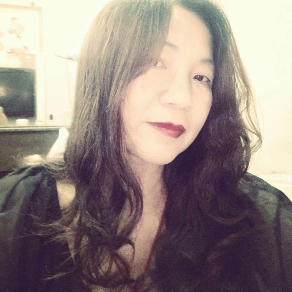 无辜微笑的照片