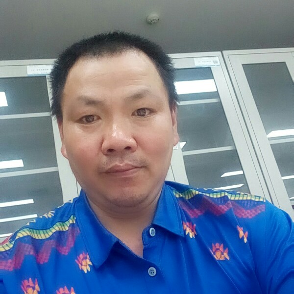 卢小六的照片