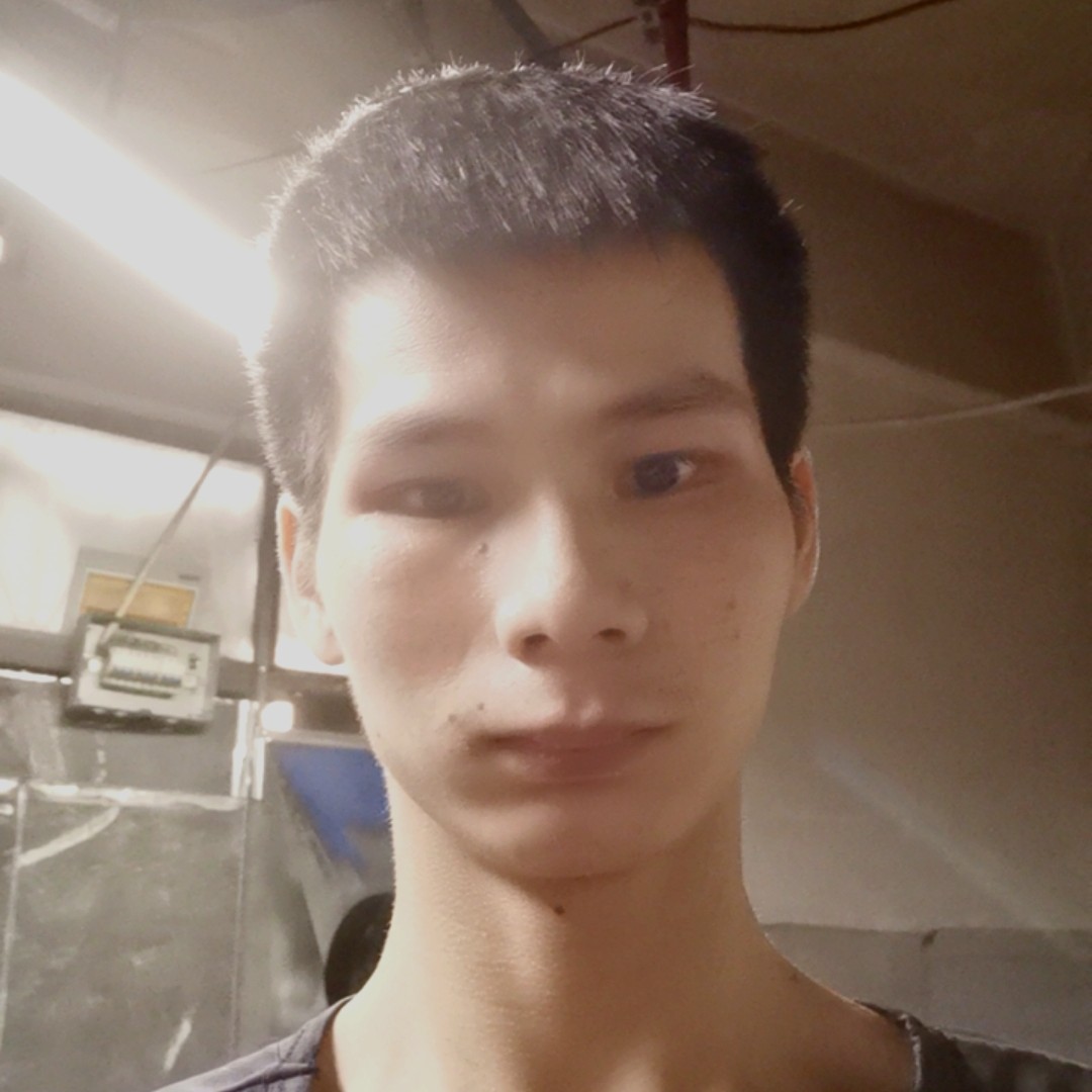 董新亮的照片