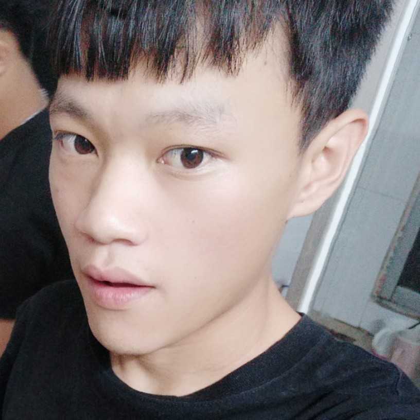 生活再苦也得微笑的照片