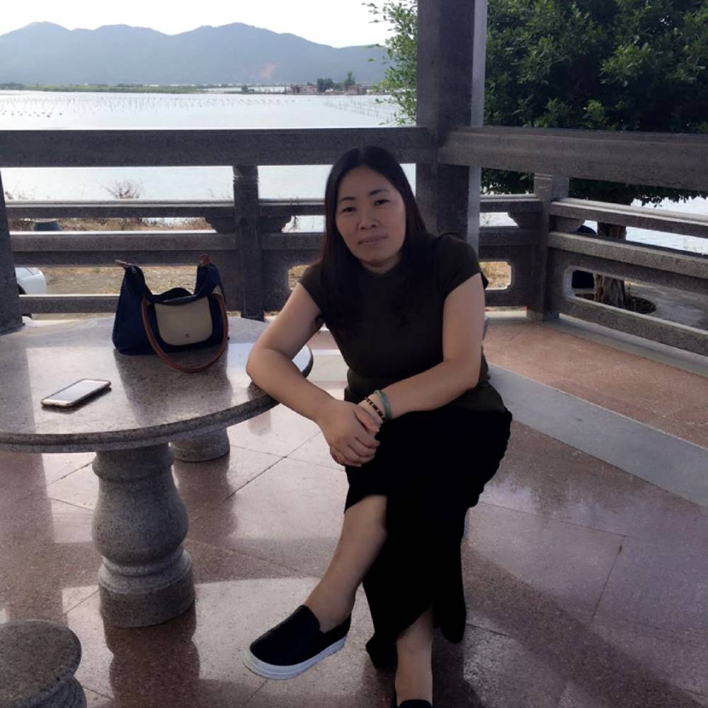 整齐改变小蝴蝶的照片