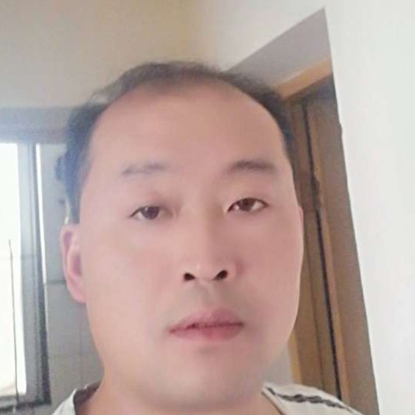 早晨拾忆坚强的照片