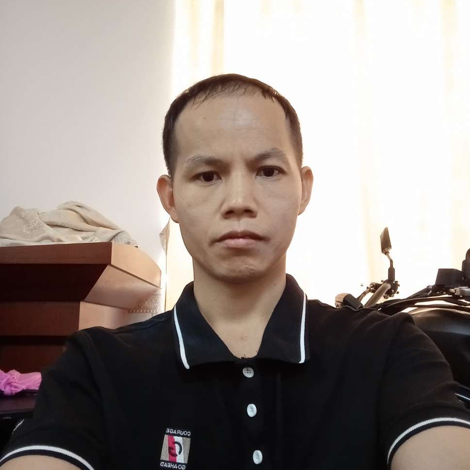 迅速打冰淇淋的照片