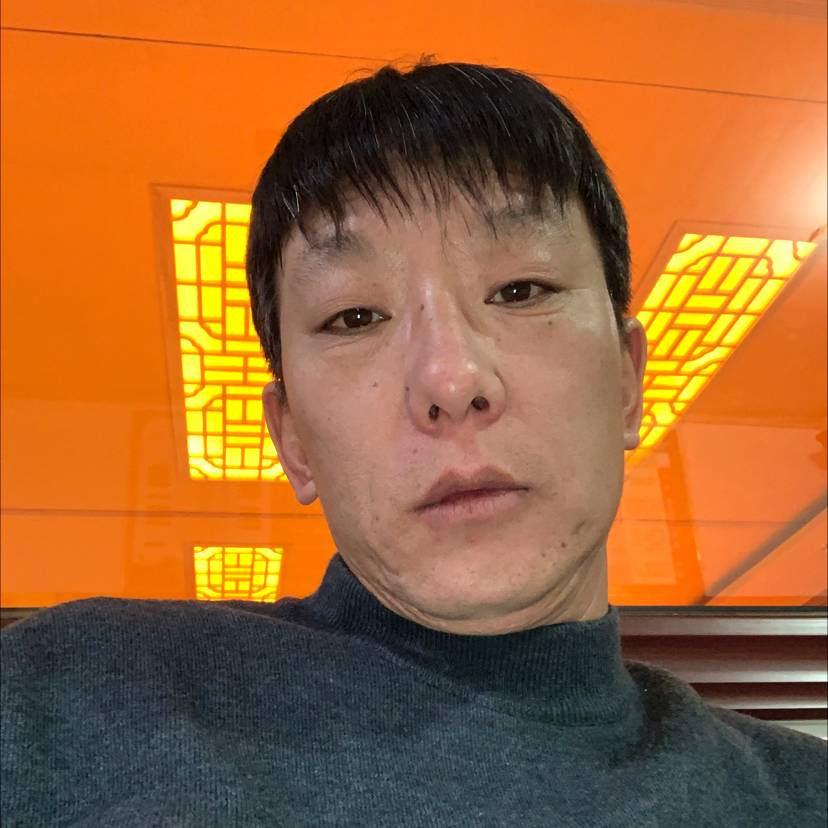 健壮蹁跹月亮的照片