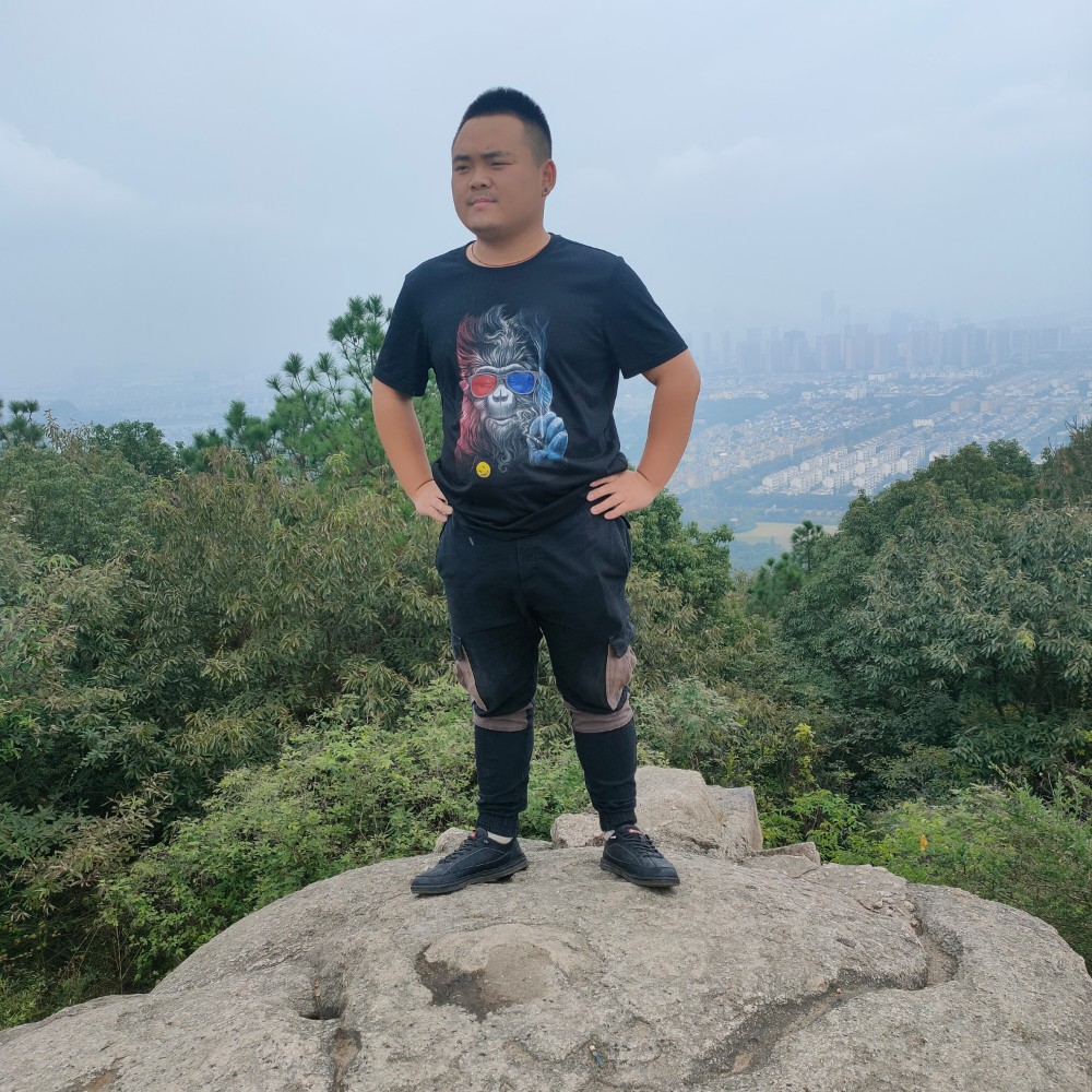 大意深拥暖光的照片