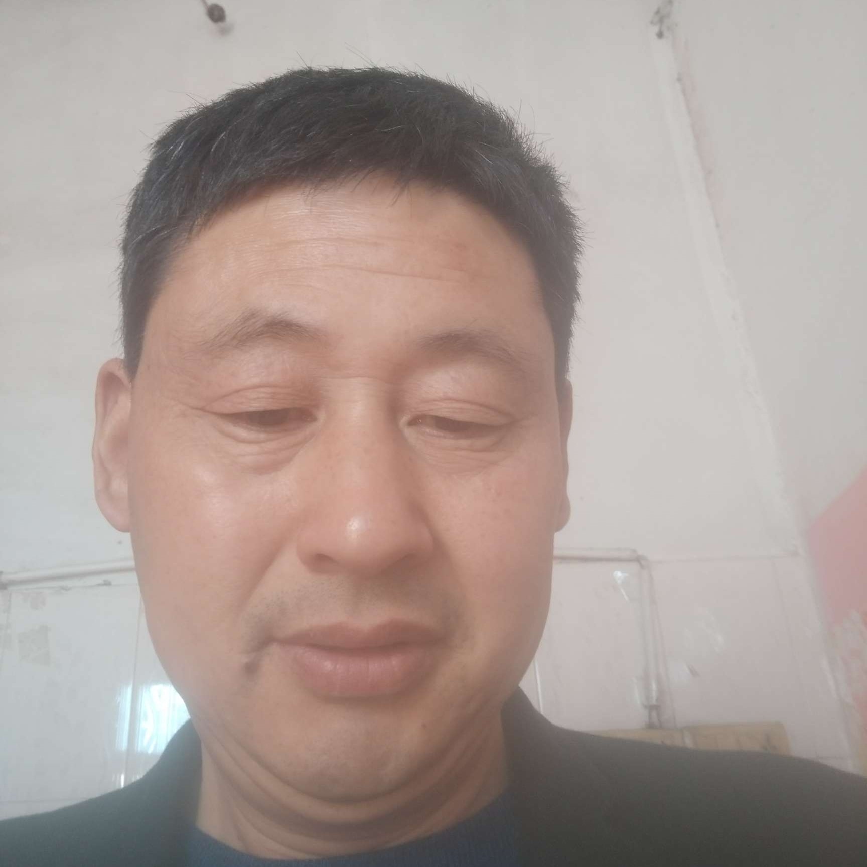 唠叨苦恋墨镜的照片