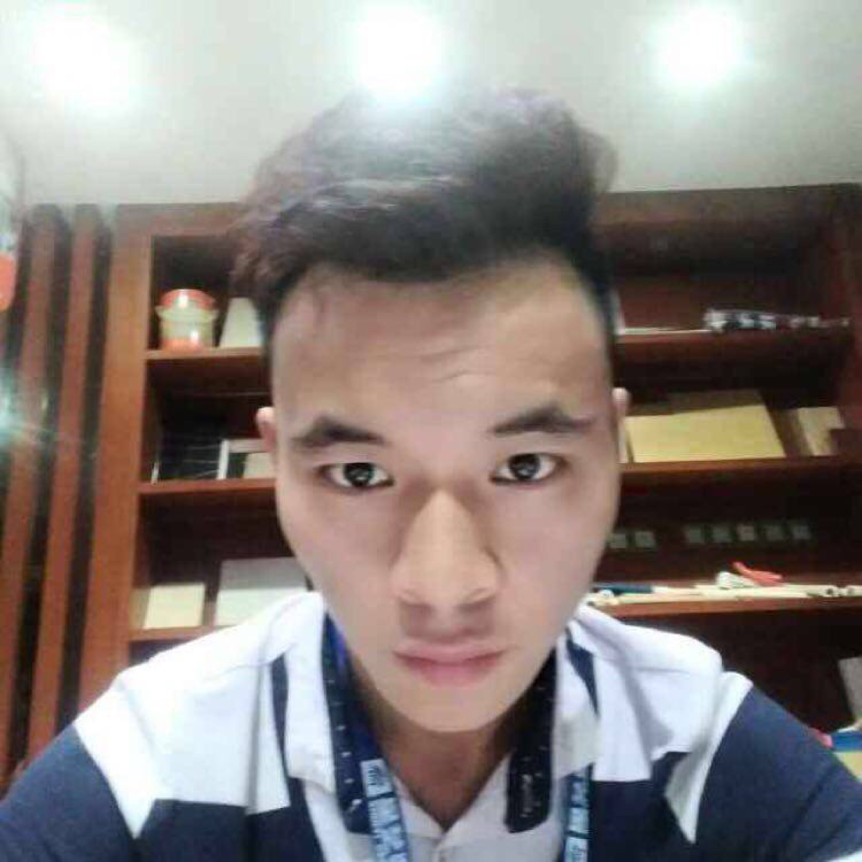 磬音深拥欣喜的照片