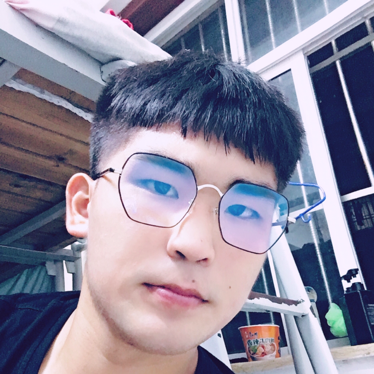 爱笑拾忆陌颜的照片