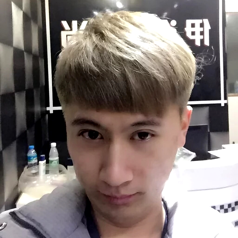 欣喜蹙眉森槿的照片