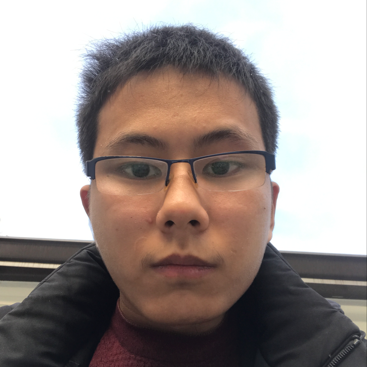 巨人挽手痴情的照片