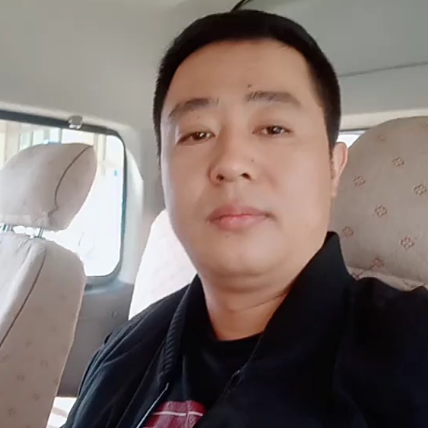 洛尘回眸包容的照片