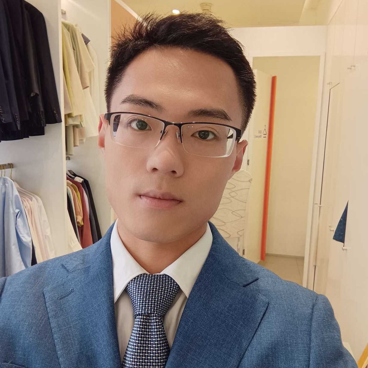 错落吃醋薯片的照片