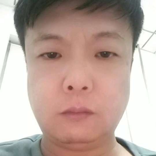 阳光给绿草的照片