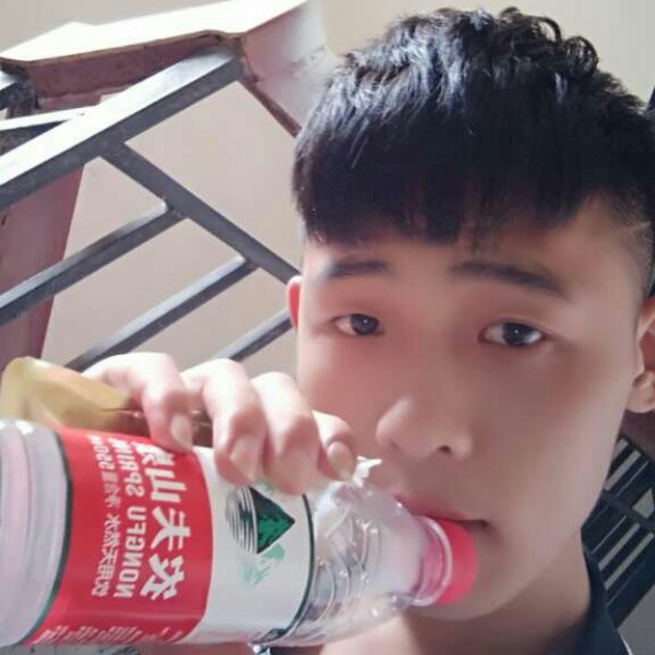 虚心浮波的照片
