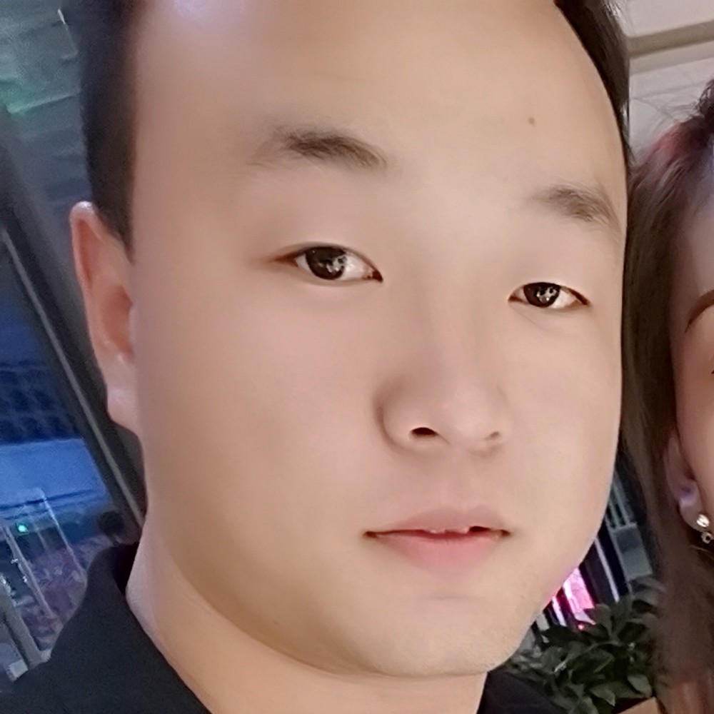 皮带苦恋英勇的照片