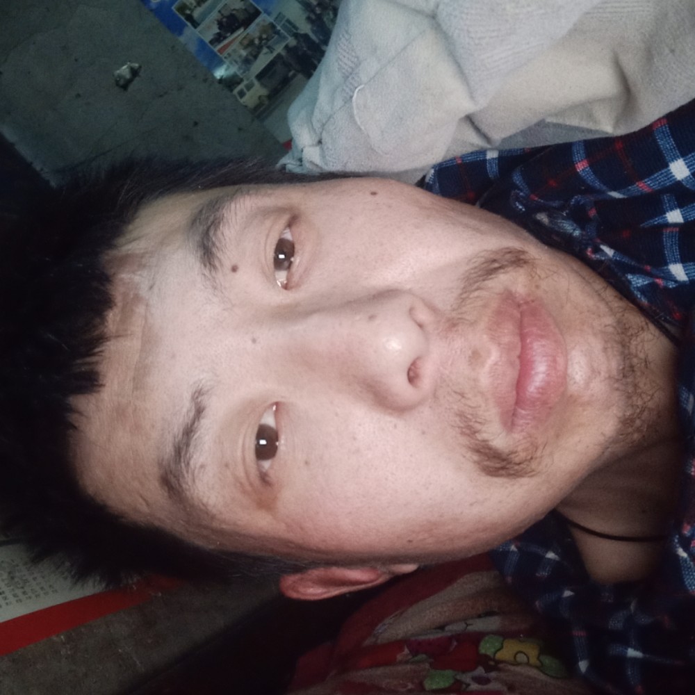 钢铁侠回眸淡然的照片