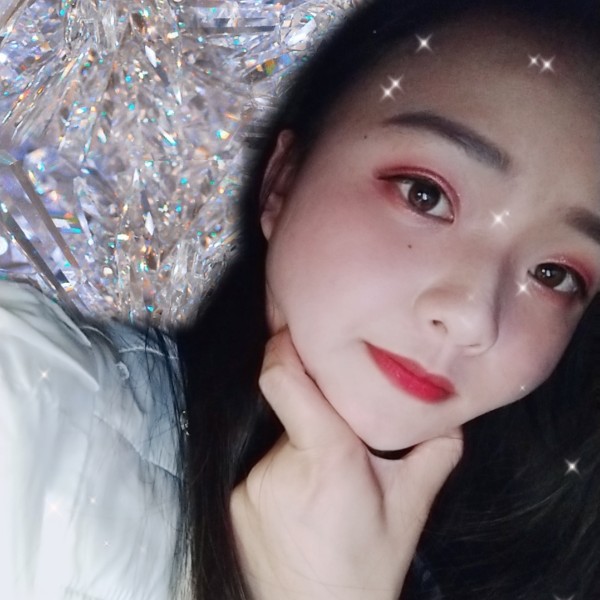 小猫咪蹁跹细腻的照片