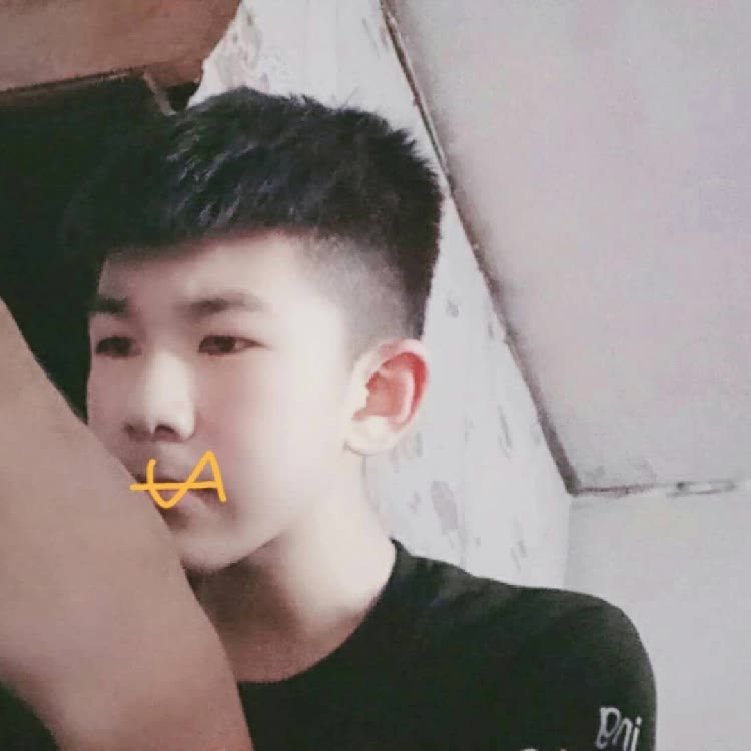 沉静笑哈密瓜的照片